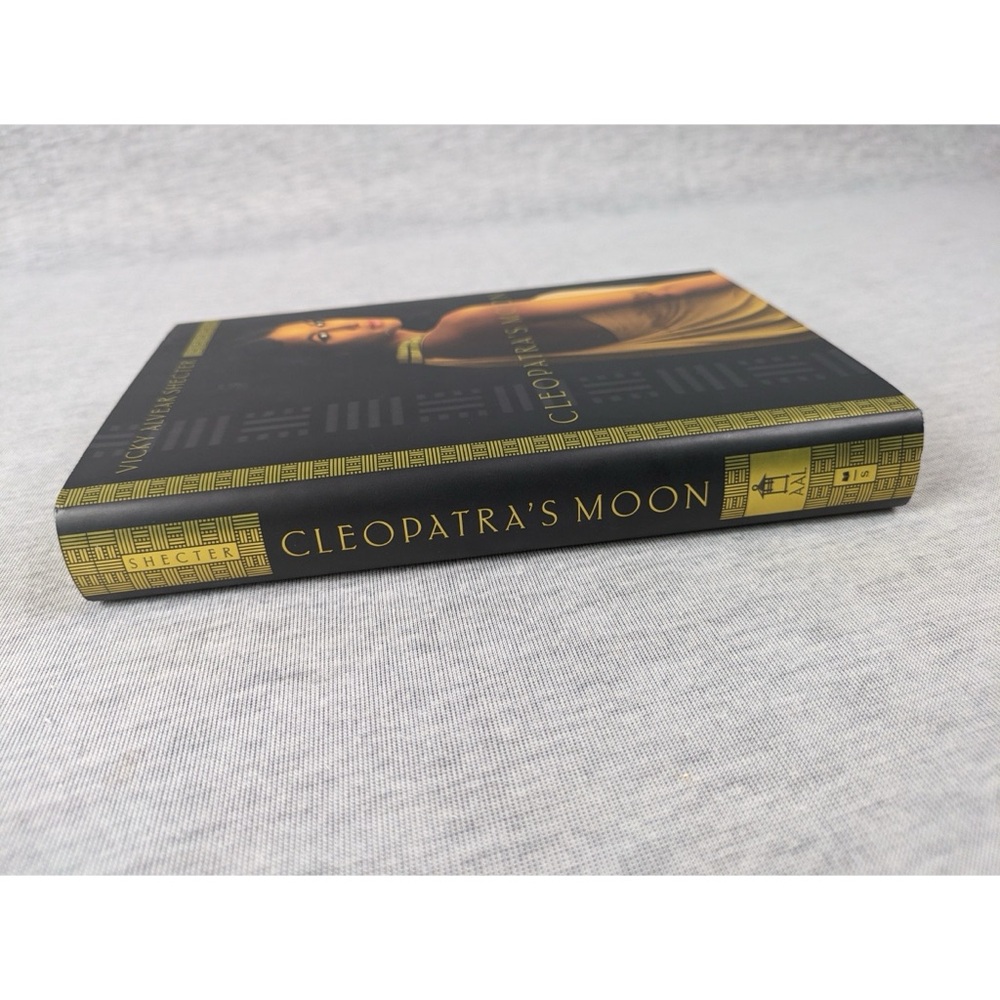 Vicky Alvear Shecter: Cleopatra’s Moon - Picture 2 of 5